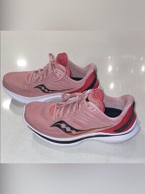 Saucony Women's Athletic Shoes in Pink